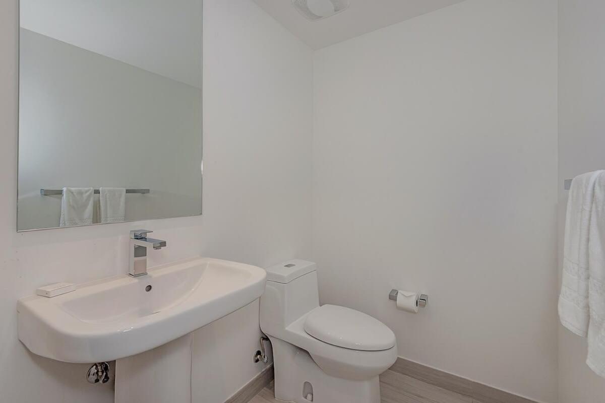 Luxury With Stunning View, Balcony, Amazing Pools Apartment Hollywood Bagian luar foto
